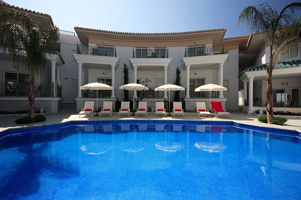 Piscina-exterior-1024×683 Piscina-exterior-1024x683